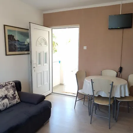 Irena 1, Free Parking, 10 Min From Sea Rovinj